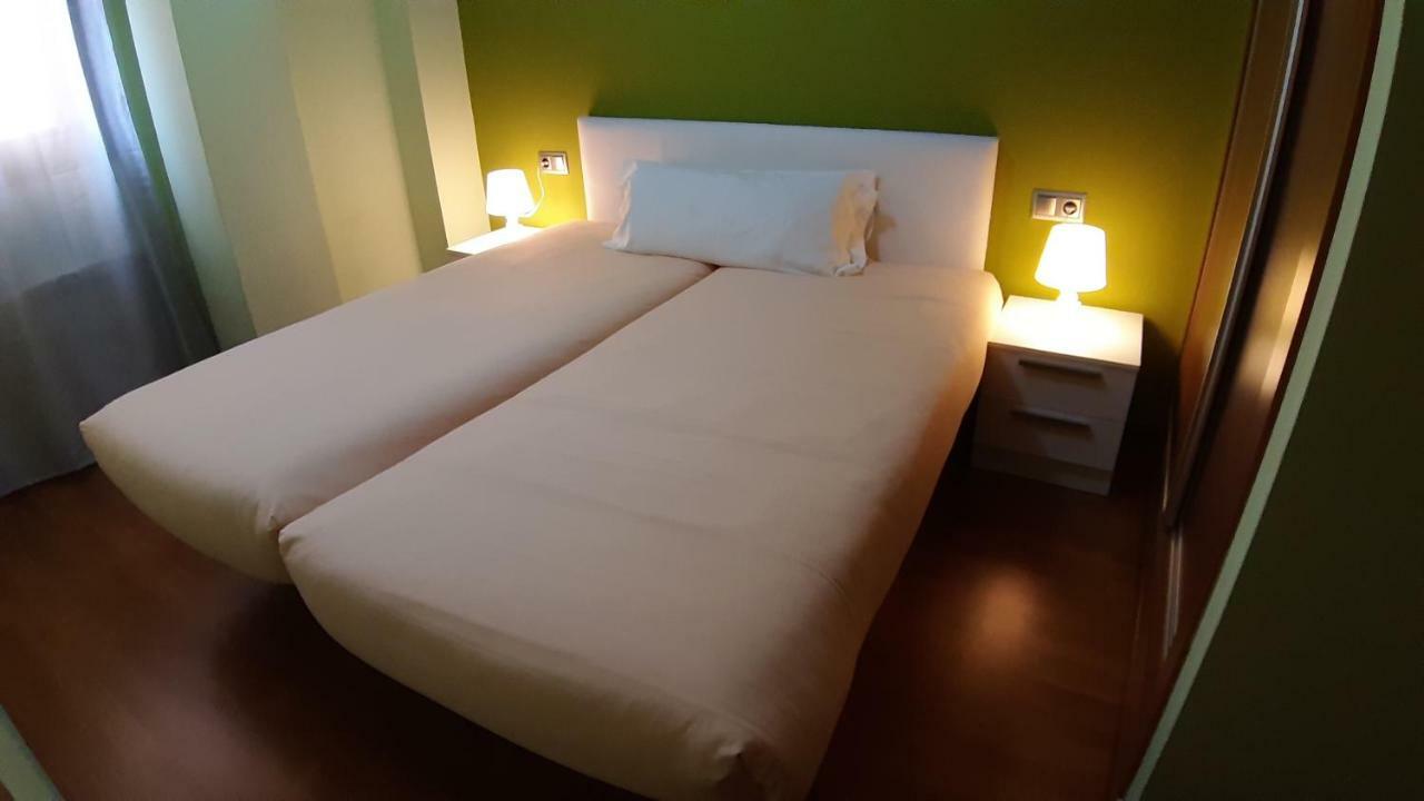 Apartaments Julia 포블라데세구아 외부 사진