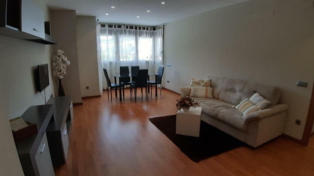 Apartaments Julia 포블라데세구아 외부 사진